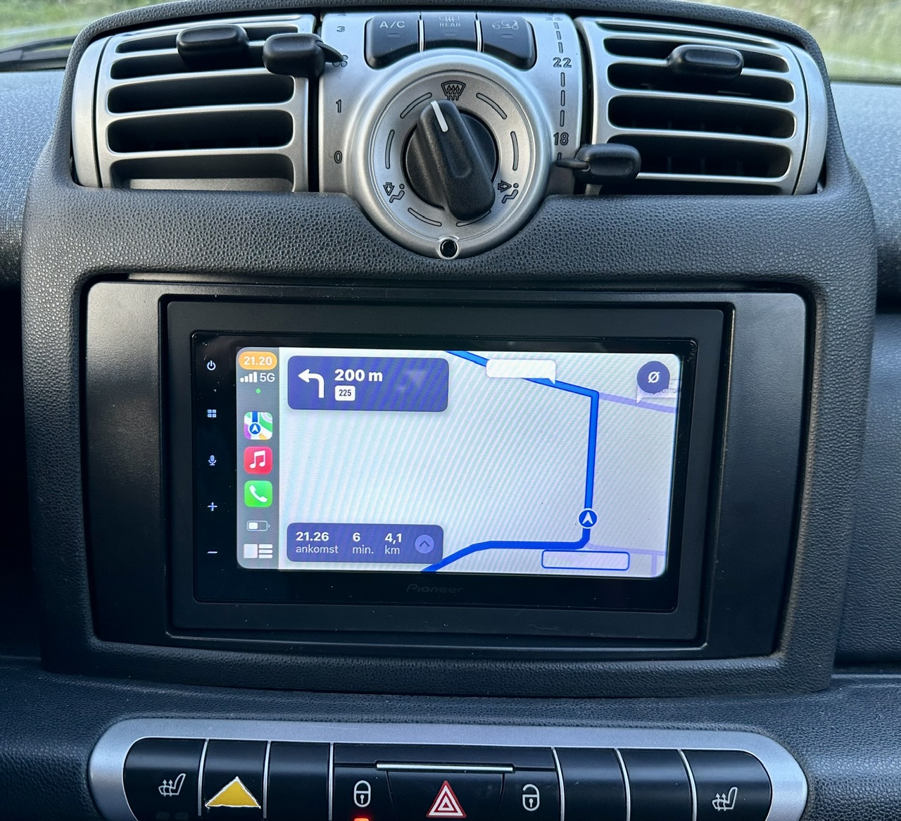 Upgrading the fortwo's radio to a 2-DIN CarPlay unit - Stories from behind  the wheel of a Smart Fortwo Cabrio
